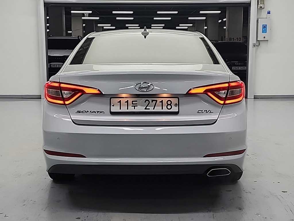 HYUNDAI Sonata - Vista 3