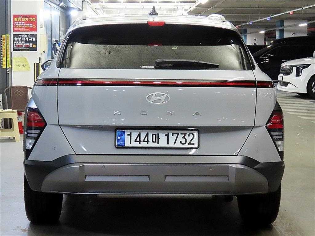 HYUNDAI Kona - Vista 5