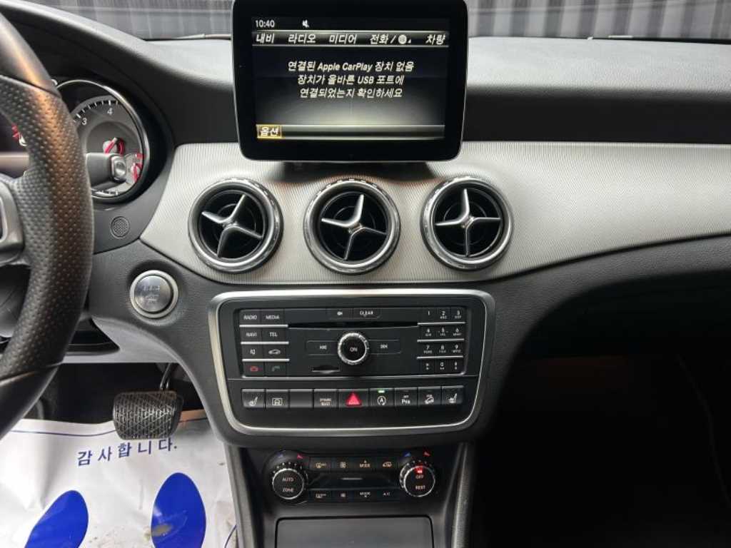 Mercedes Benz GLA Class - Vista 10