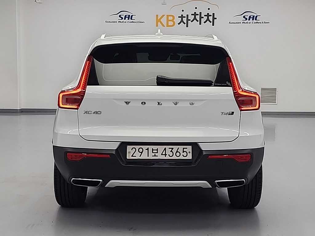 Volvo XC40 - Vista 3