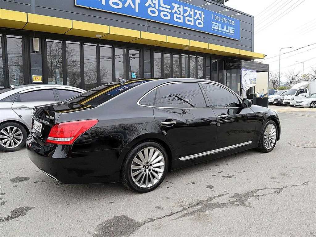HYUNDAI Equus - Vista 3