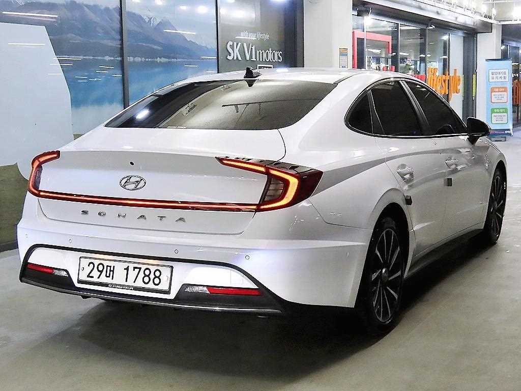 HYUNDAI Sonata - Vista 4