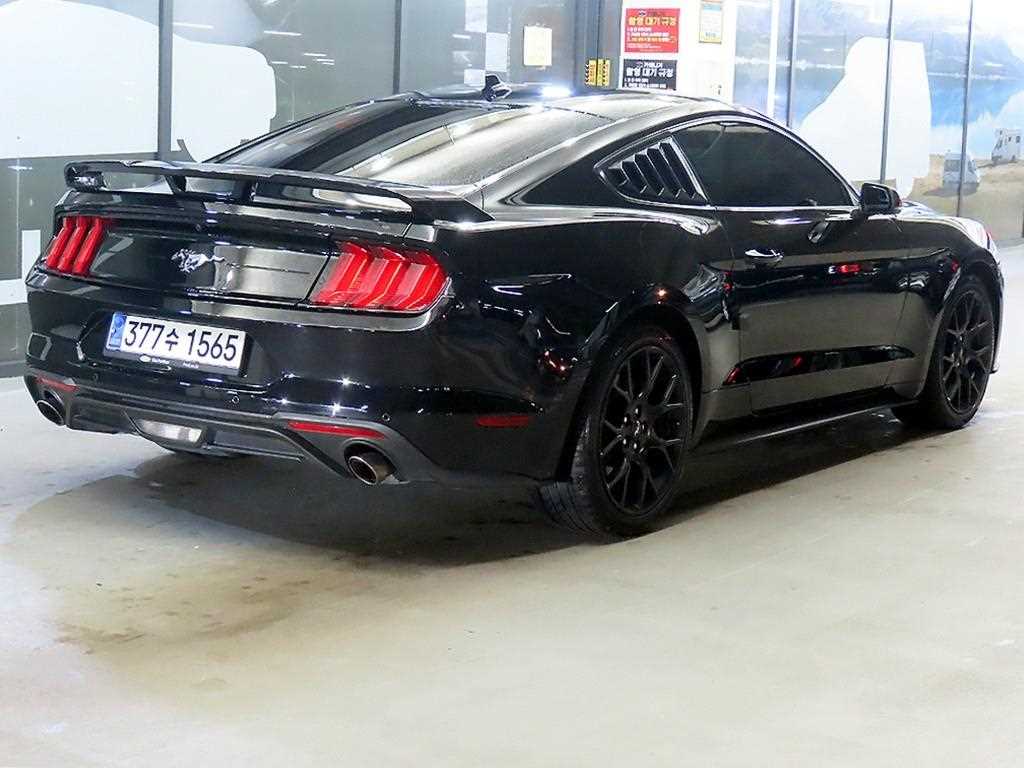 Ford Mustang - Vista 4
