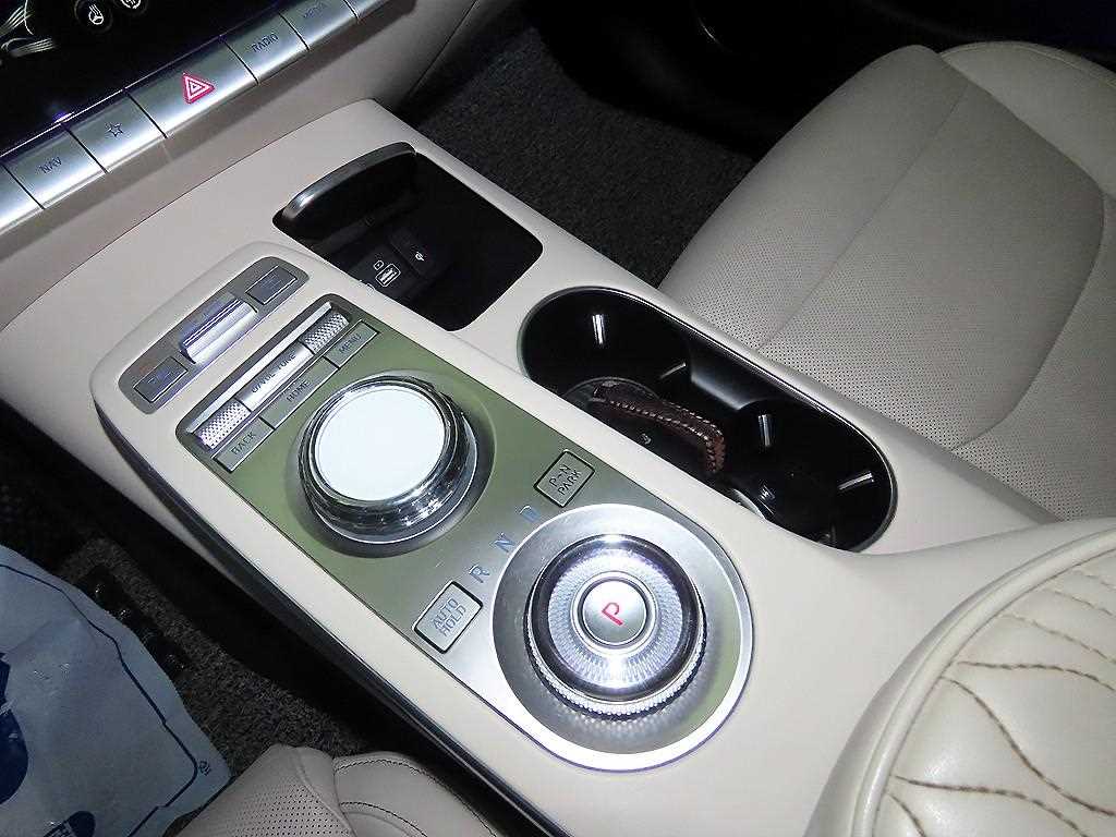 Genesis GV70 - Vista 12