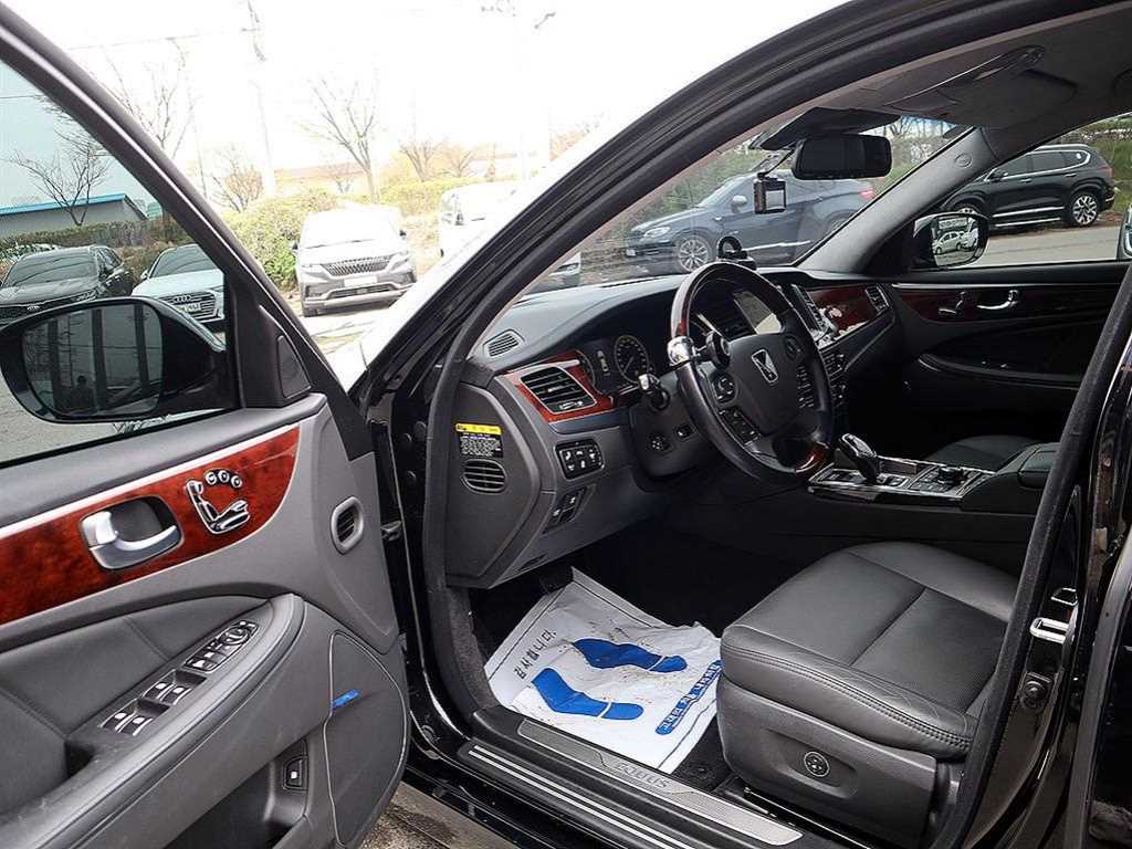 HYUNDAI Equus - Vista 6