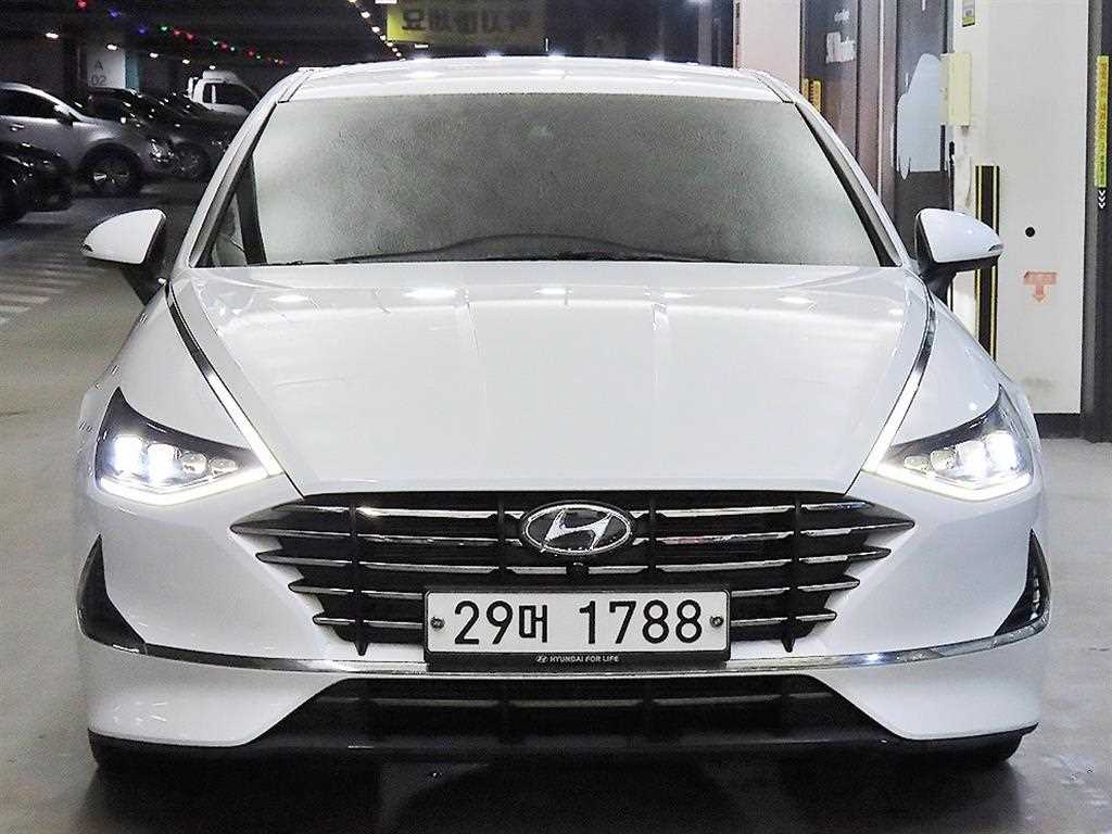 HYUNDAI Sonata - Vista 2