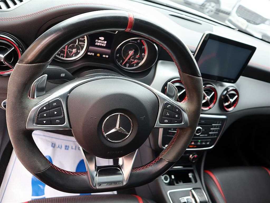 Mercedes Benz CLA Class - Vista 8