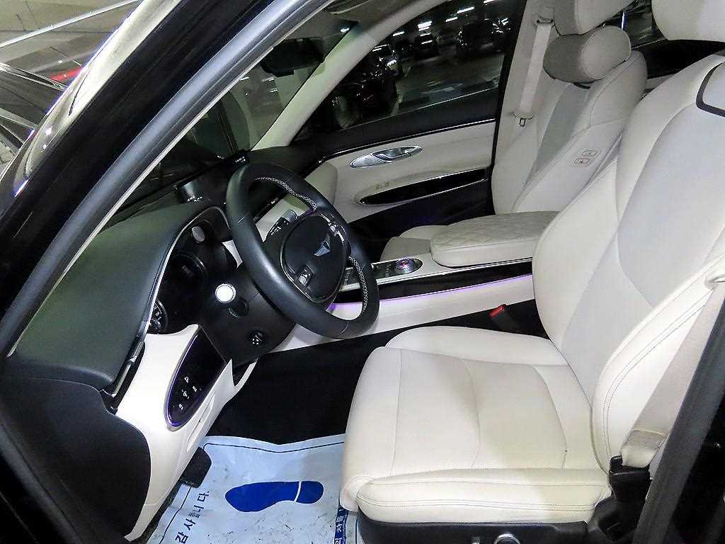 Genesis GV70 - Vista 6