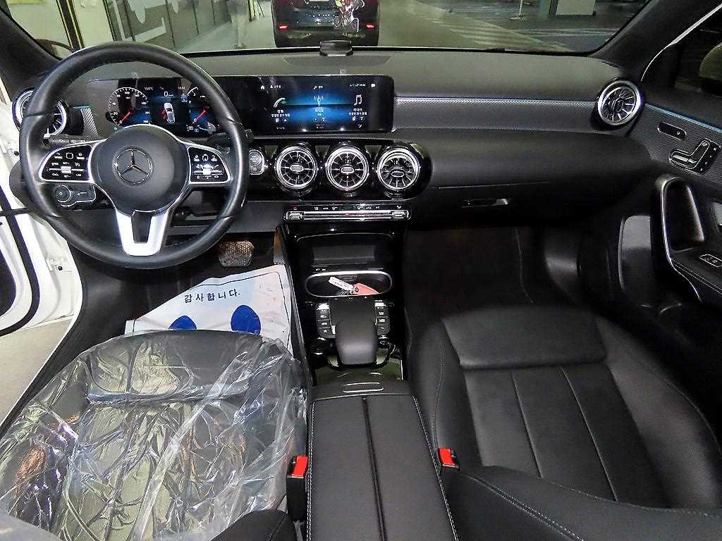 Mercedes Benz A Class - Vista 10