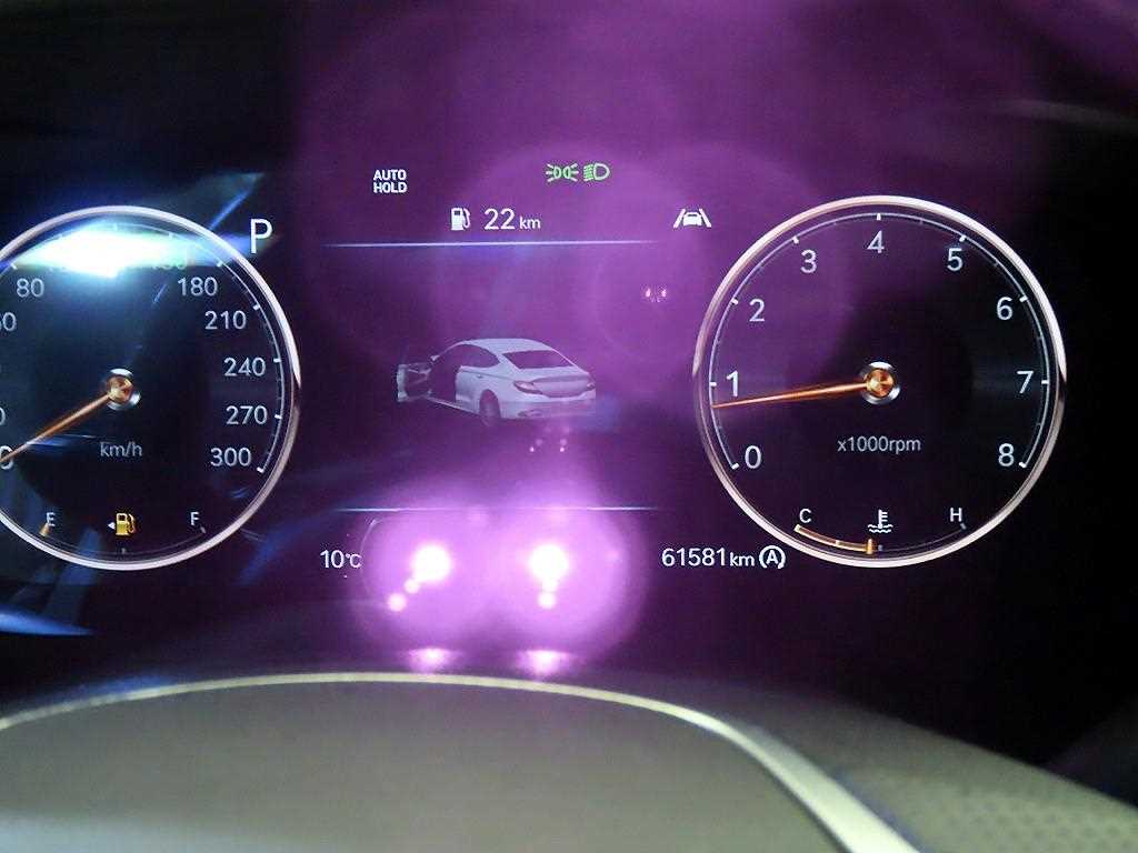Genesis G70 - Vista 9