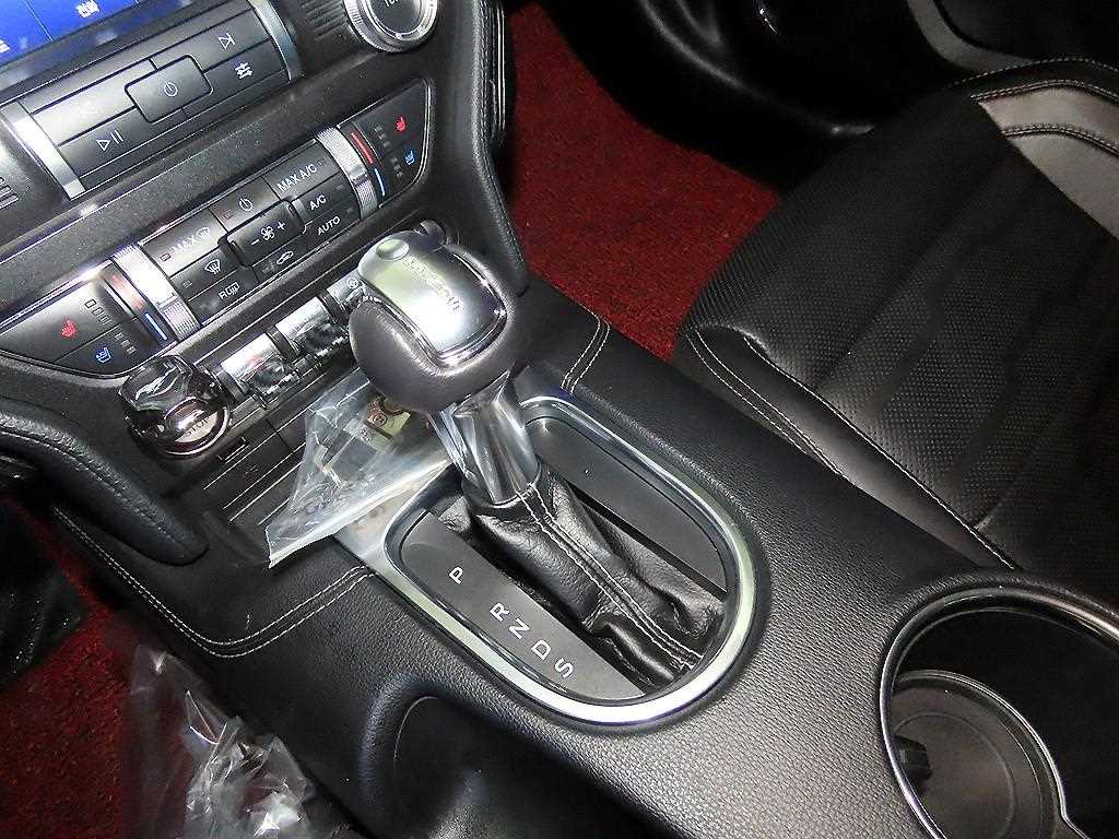 Ford Mustang - Vista 12