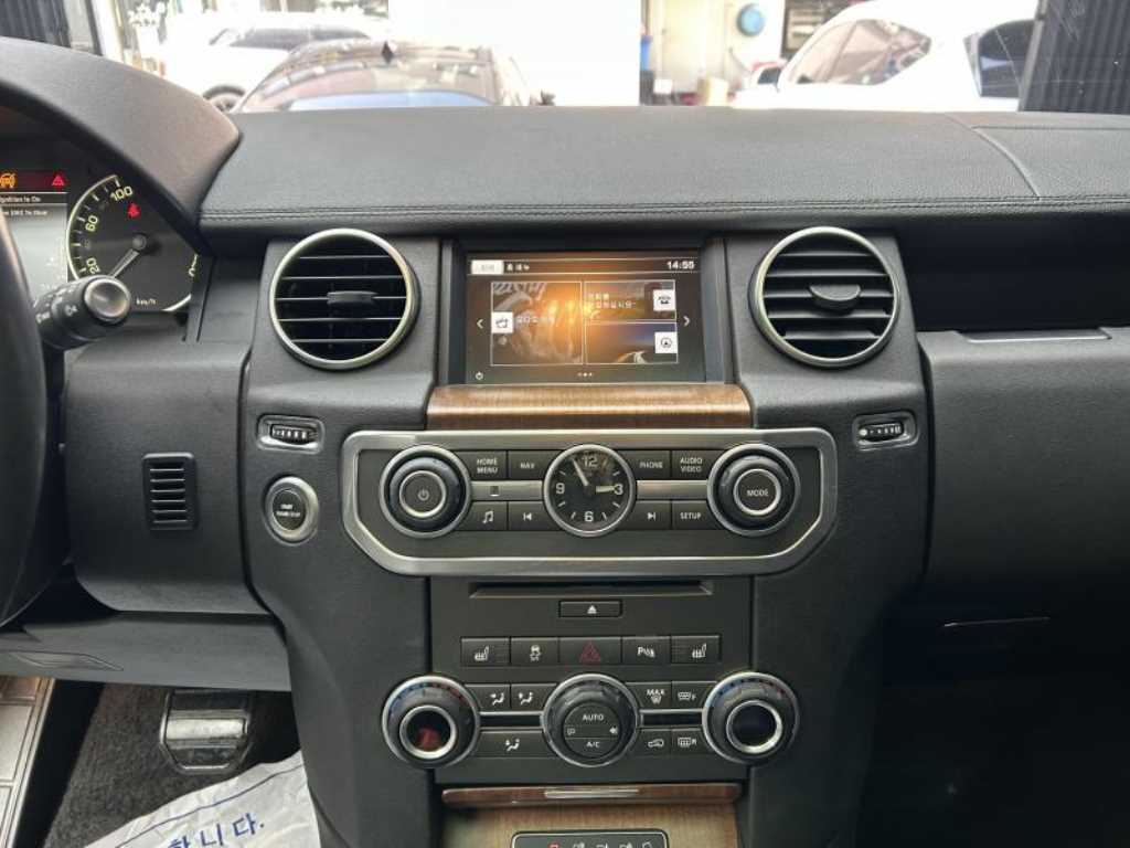 [랜드로버]디스커버리4 3.0 SDV6 SE - миниатюра 11