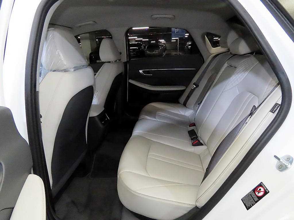 HYUNDAI Sonata - Vista 7