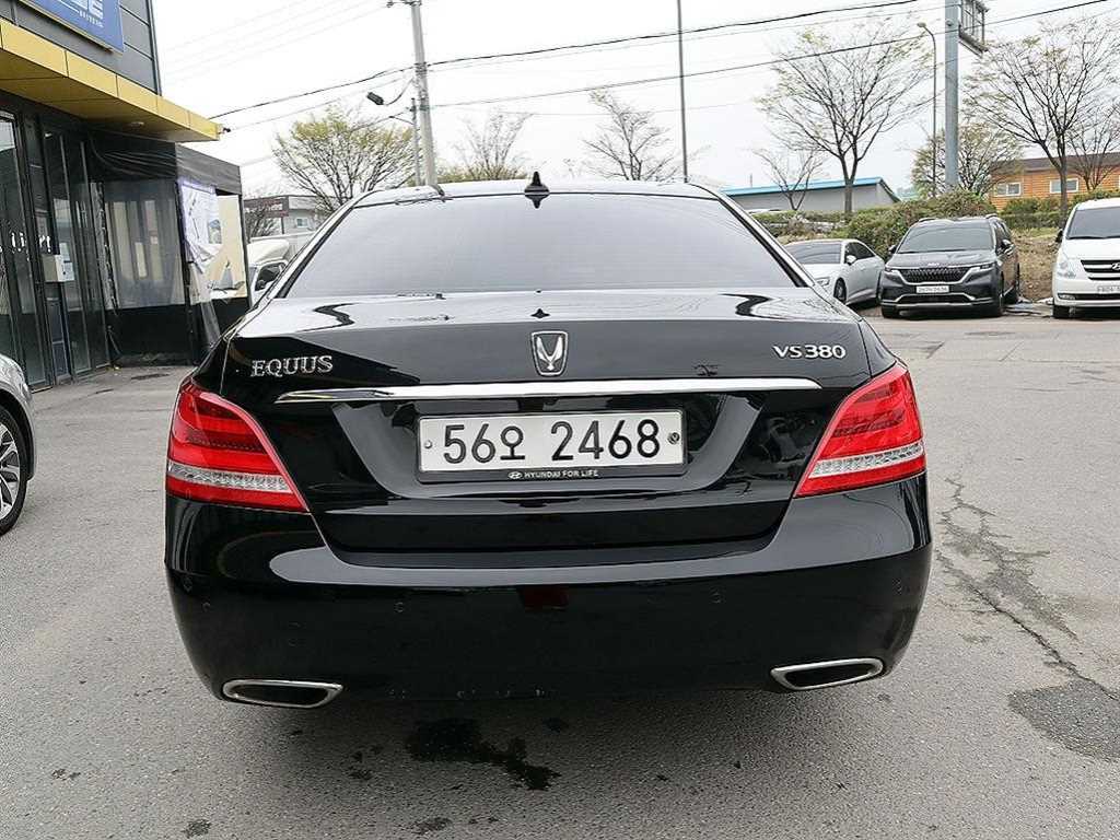 HYUNDAI Equus - Vista 4