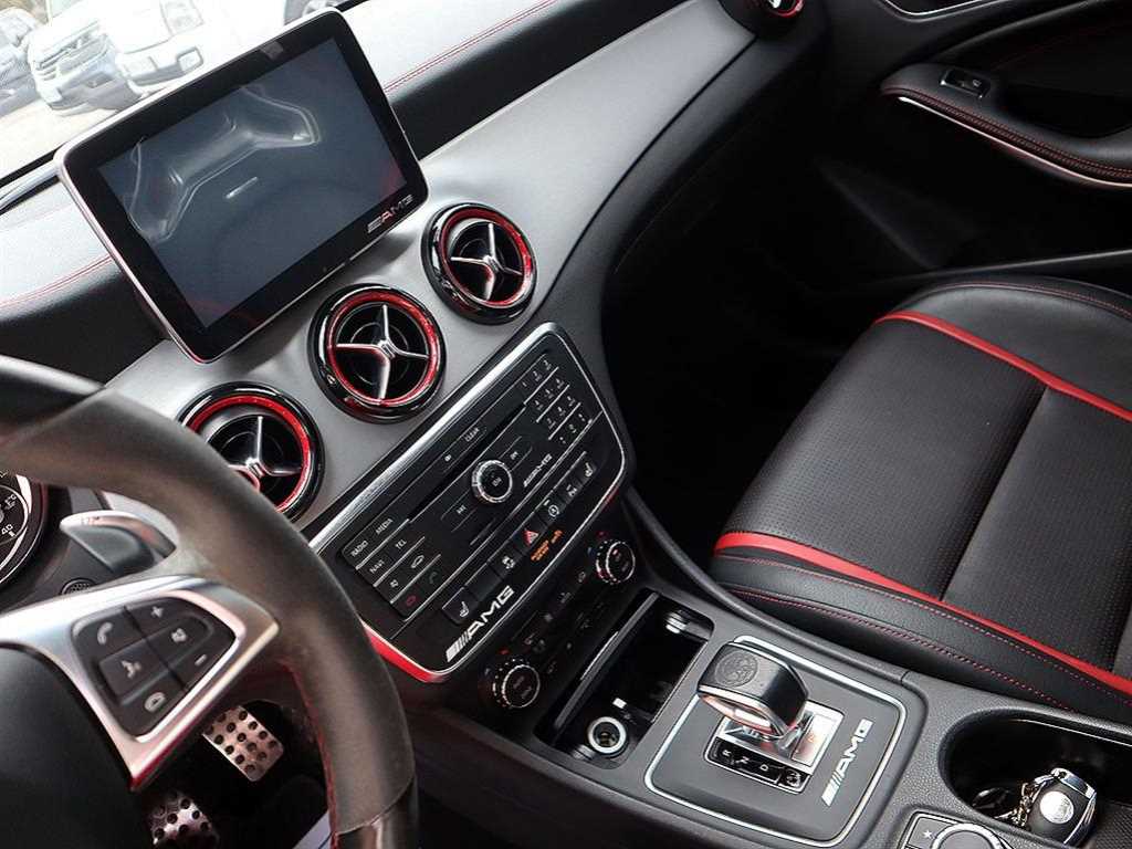 Mercedes Benz CLA Class - Vista 10