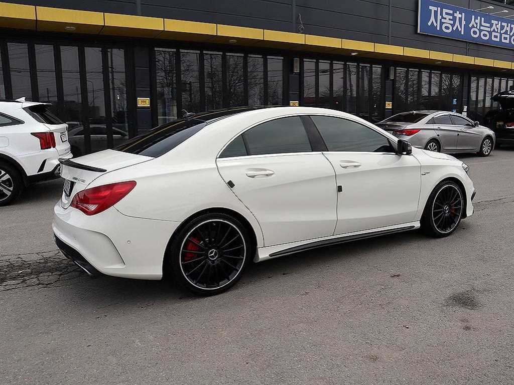 Mercedes Benz CLA Class - Vista 3