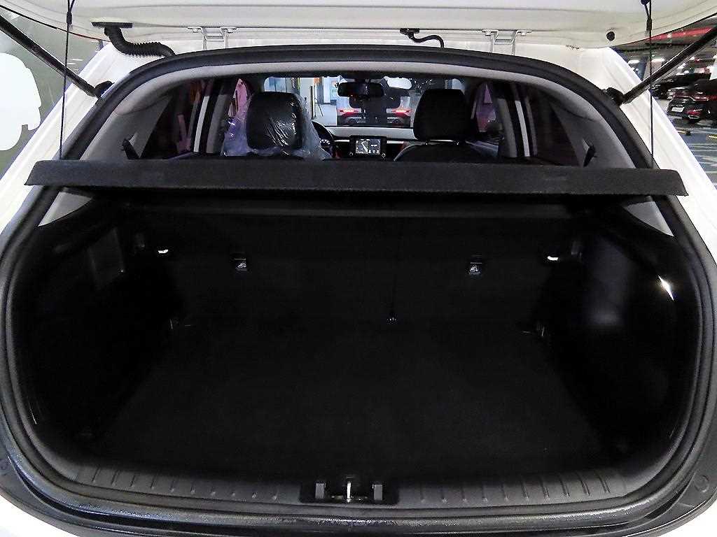 KIA Stonic 2018 Blanco - Importación desde Corea - HF Imports Iquique - Foto 17