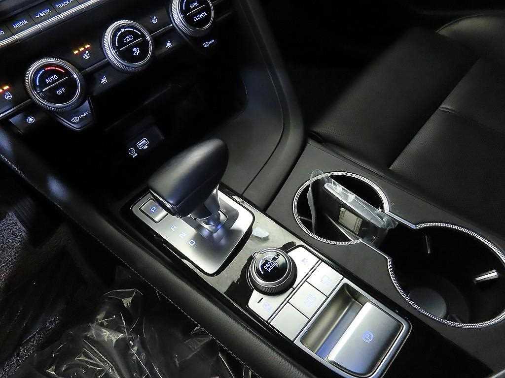 Genesis G70 - Vista 12