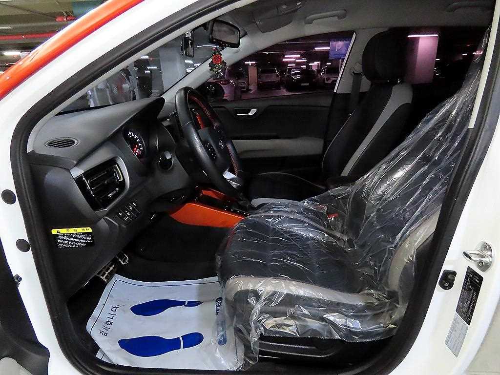 KIA Stonic - Vista 6