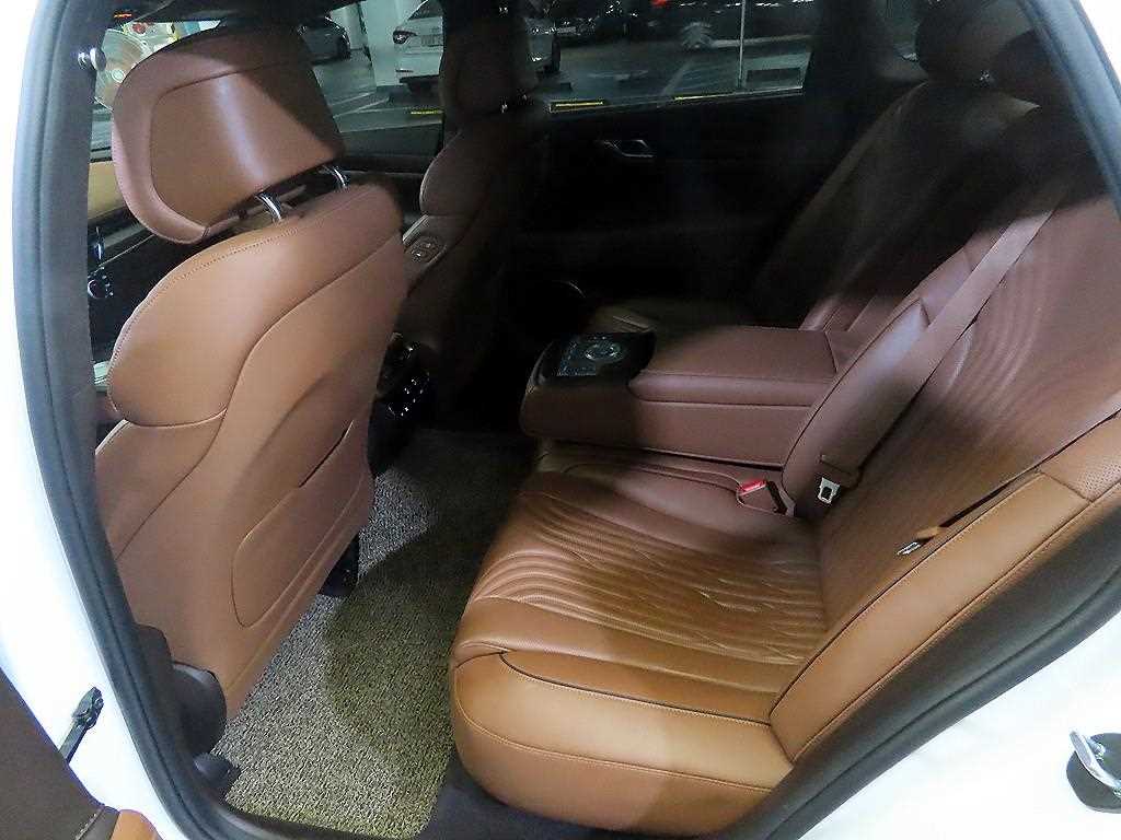 Genesis G80 - Vista 7