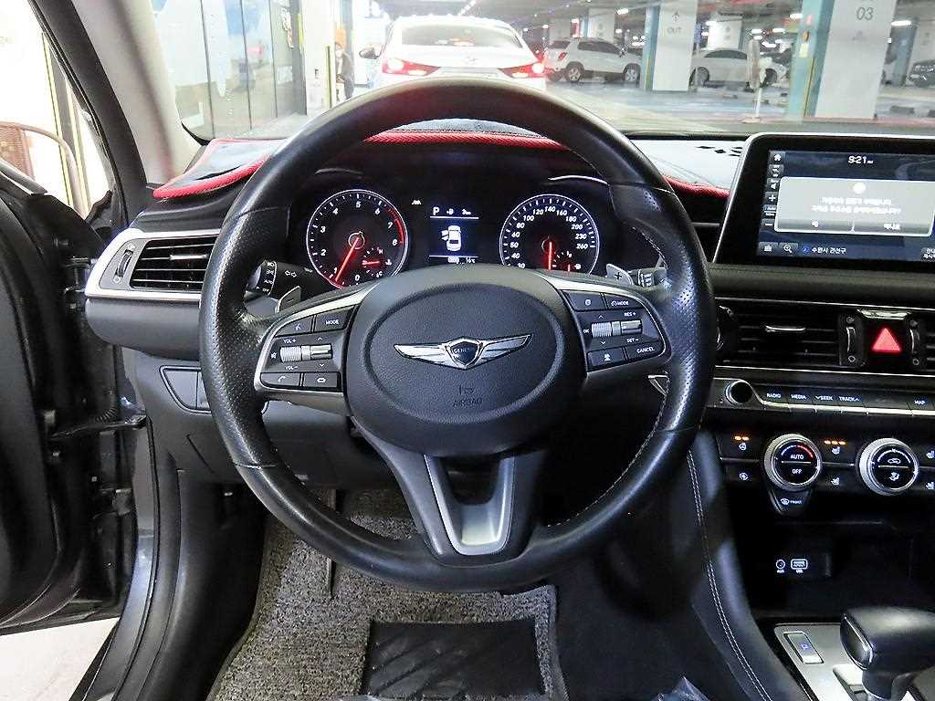 Genesis G70 - Vista 8