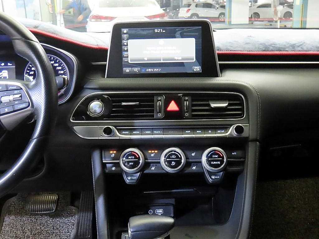 Genesis G70 - Vista 11