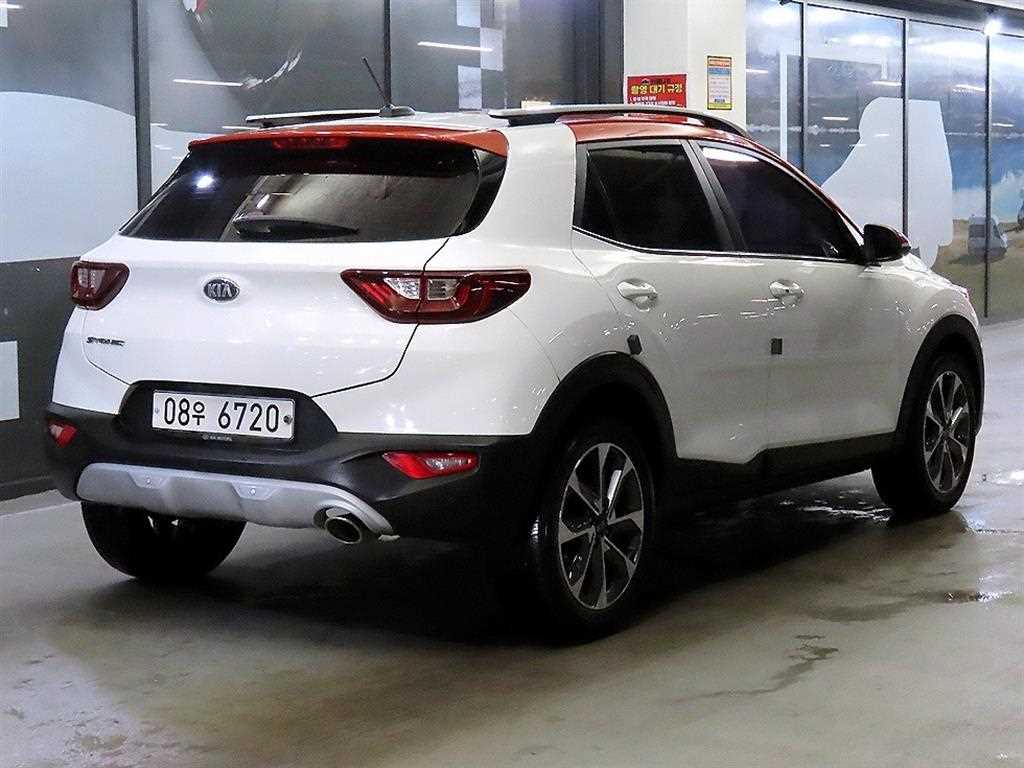 KIA Stonic - Vista 4