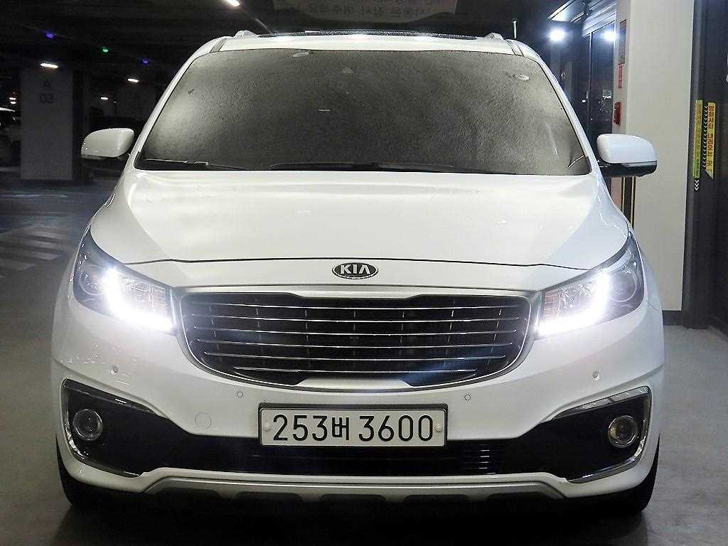 KIA Carnival - Vista 2