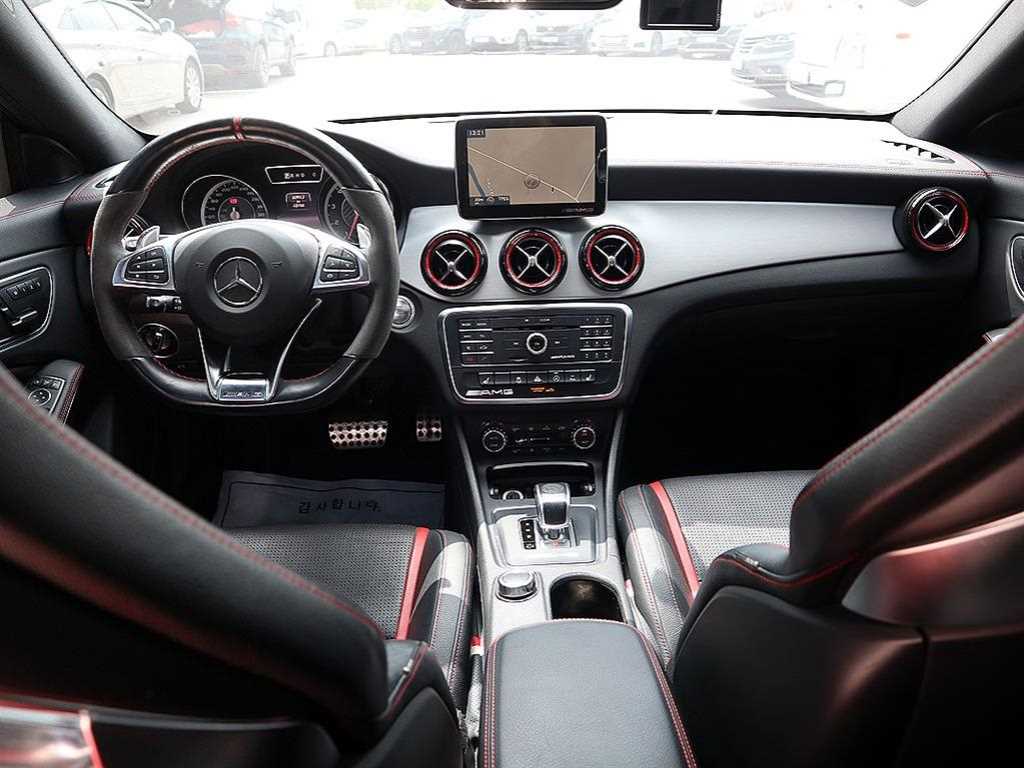 Mercedes Benz CLA Class - Vista 5