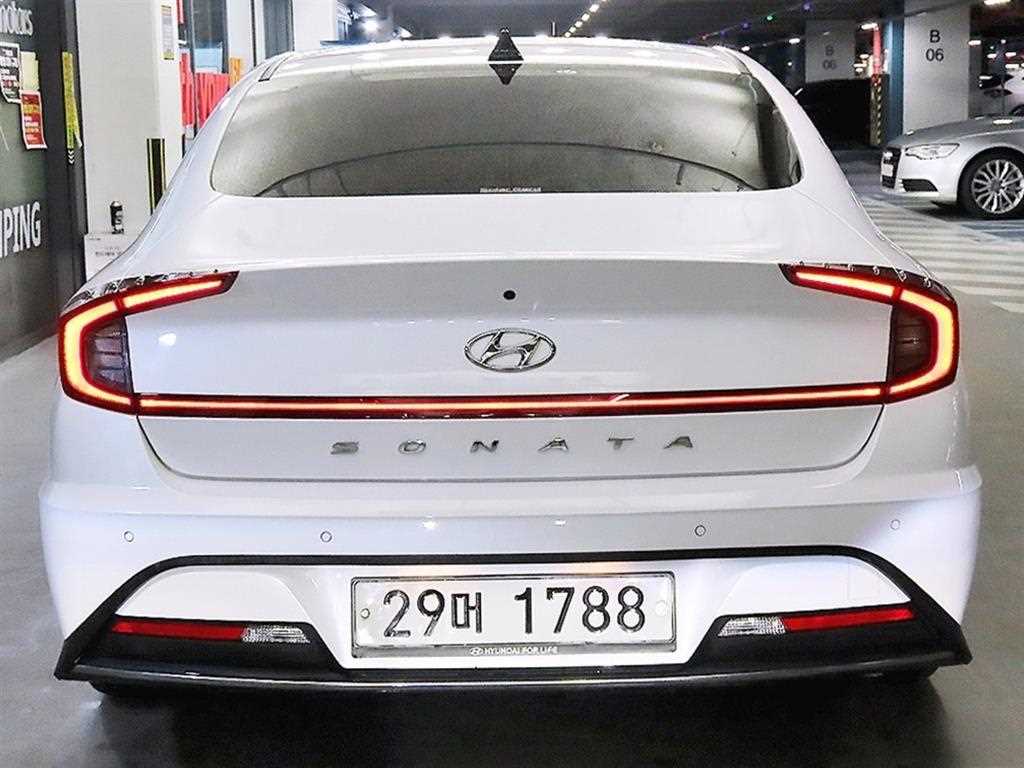 HYUNDAI Sonata - Vista 5