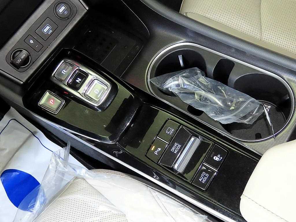 HYUNDAI Sonata - Vista 12