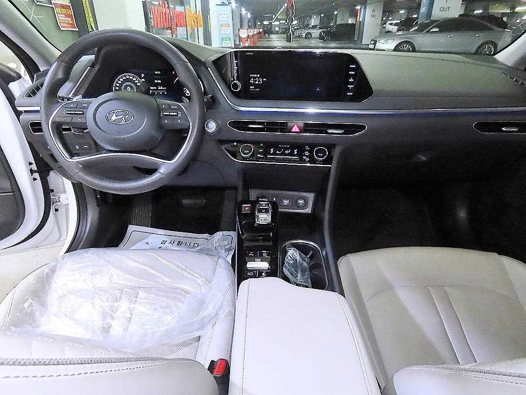 HYUNDAI Sonata - Vista 10