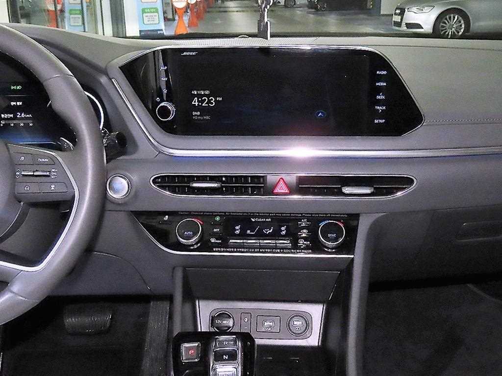 HYUNDAI Sonata - Vista 11