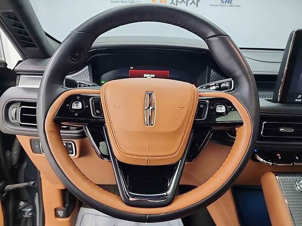 Lincoln Aviator - Vista 9