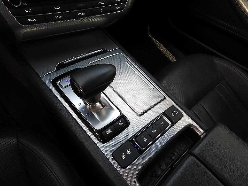 Genesis G80 - Vista 10