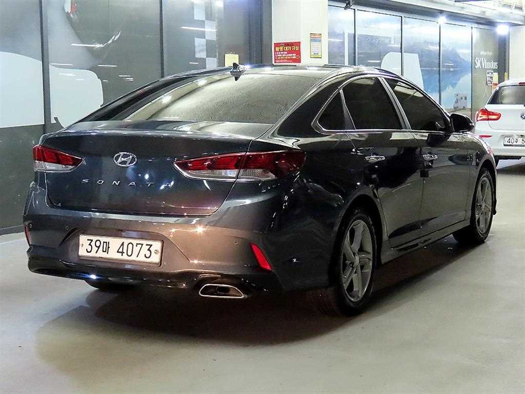 HYUNDAI Sonata - Vista 4