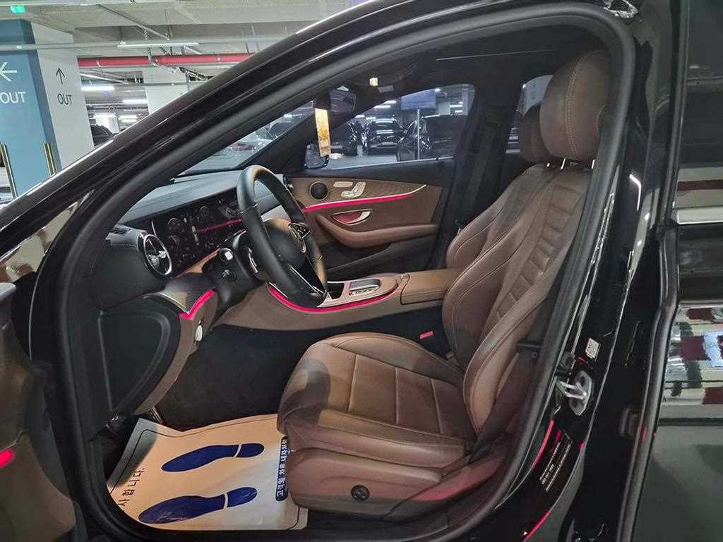 Mercedes Benz E class - Vista 6