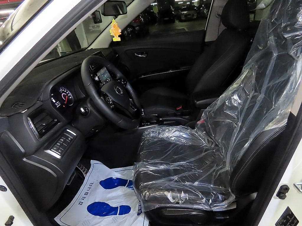 Ssangyong Tivoli - Vista 6