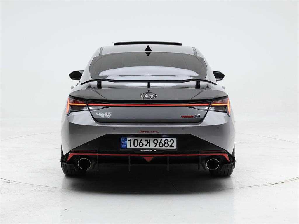 HYUNDAI Avante - Vista 5