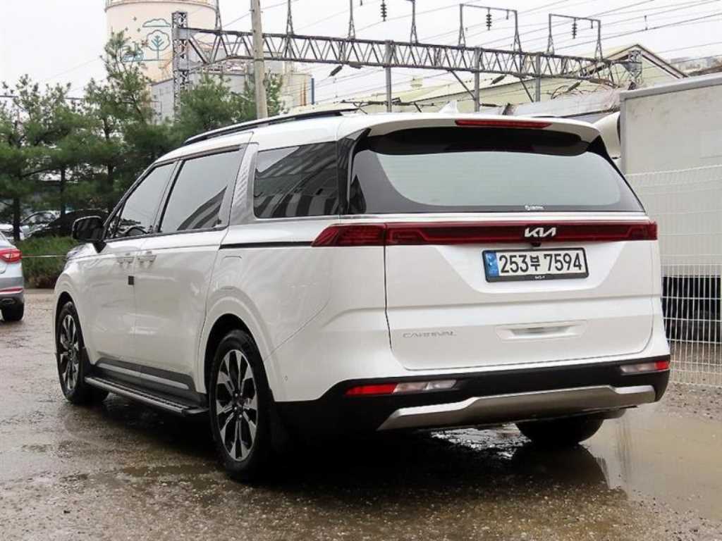 KIA Carnival - Vista 3