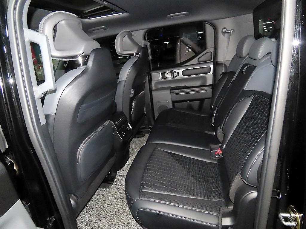 KIA Tasman - Vista 7