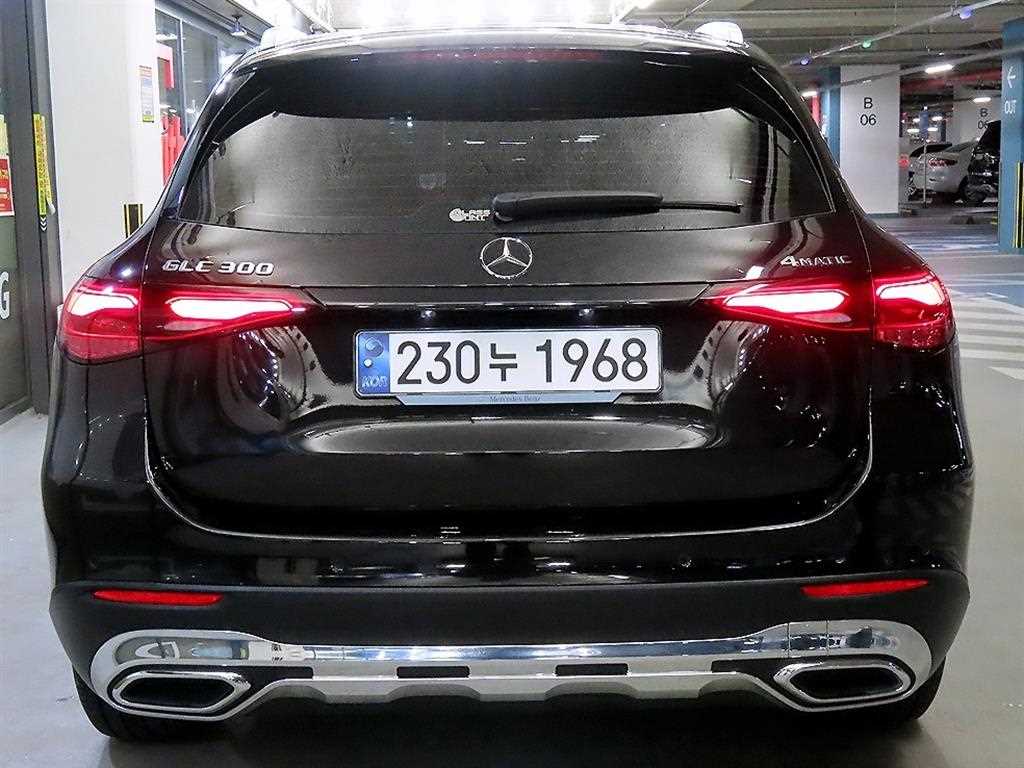 Mercedes Benz GLC Class - Vista 5