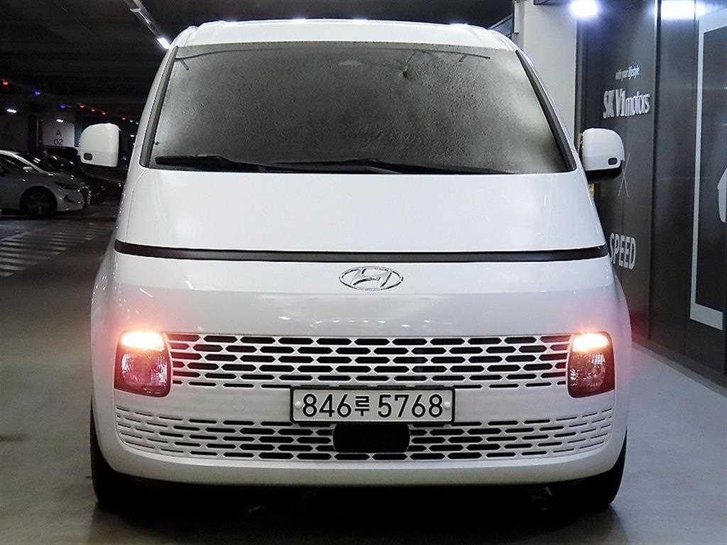 HYUNDAI Staria - Vista 2