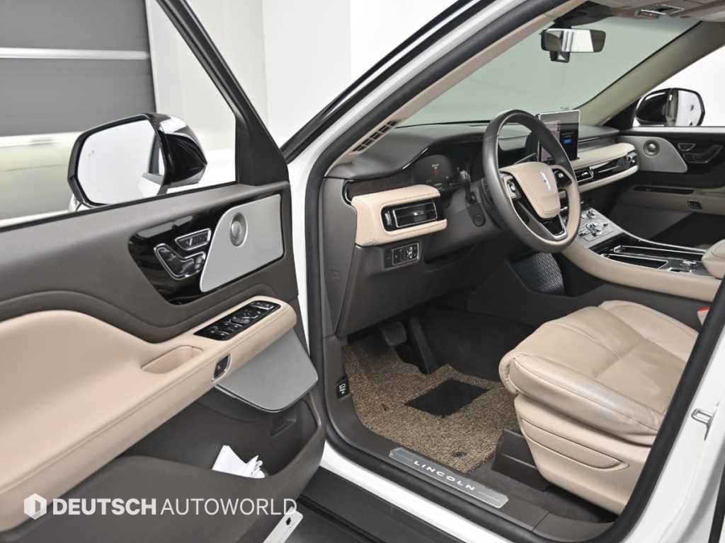 Lincoln Aviator - Vista 11