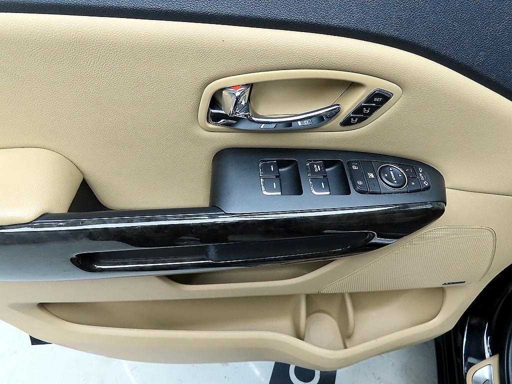 KIA Carnival - Vista 10