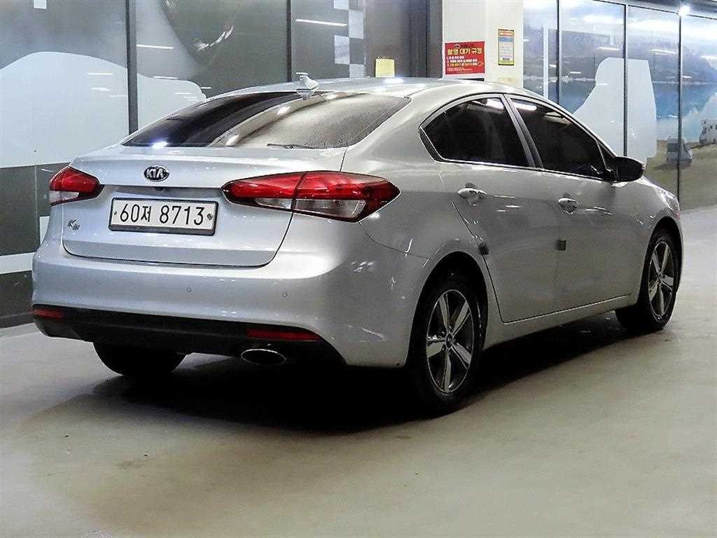 KIA K3 - Vista 4