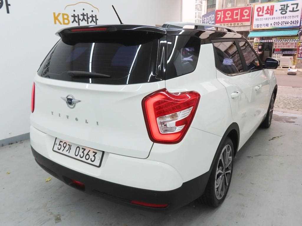 Ssangyong Tivoli - Vista 3