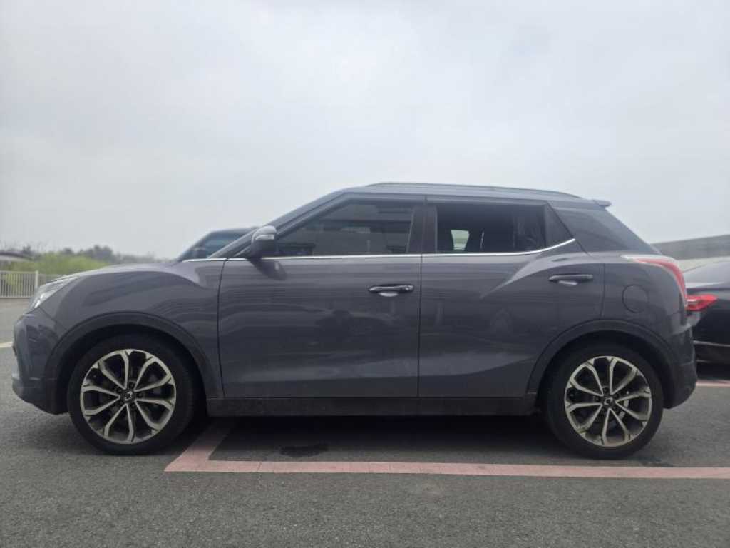 Ssangyong Tivoli - Vista 4
