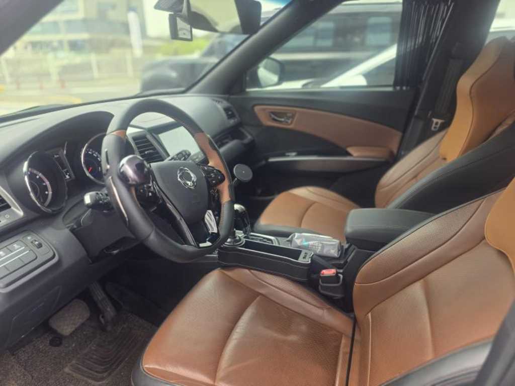 Ssangyong Tivoli - Vista 6