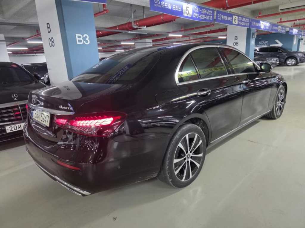 Mercedes Benz E class - Vista 4